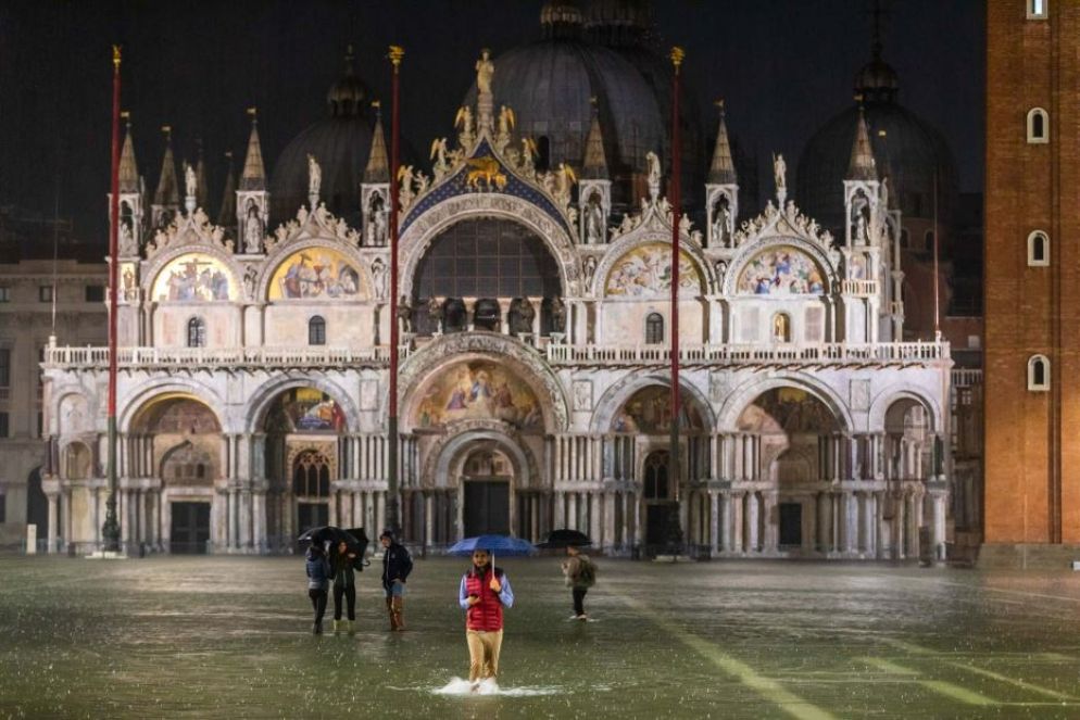 Venezia, piazza San Marco con l'acqua alta