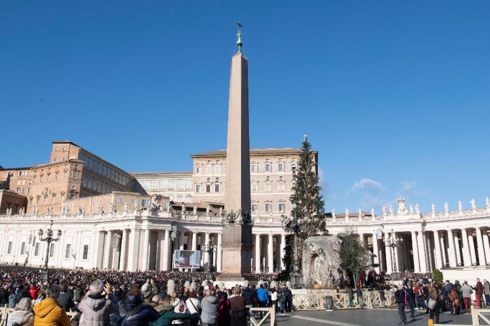 Da Francesco anche l'invito a un uso moderato dei social media - Ansa