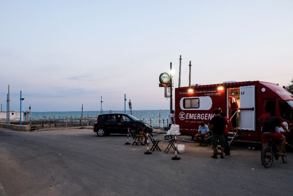 Il camper ambulatorio a Ragusa - Emergency