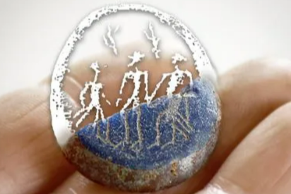 Uno dei monili ritrovati nel sito di archeologico di Kalmar - Frida Albinsson