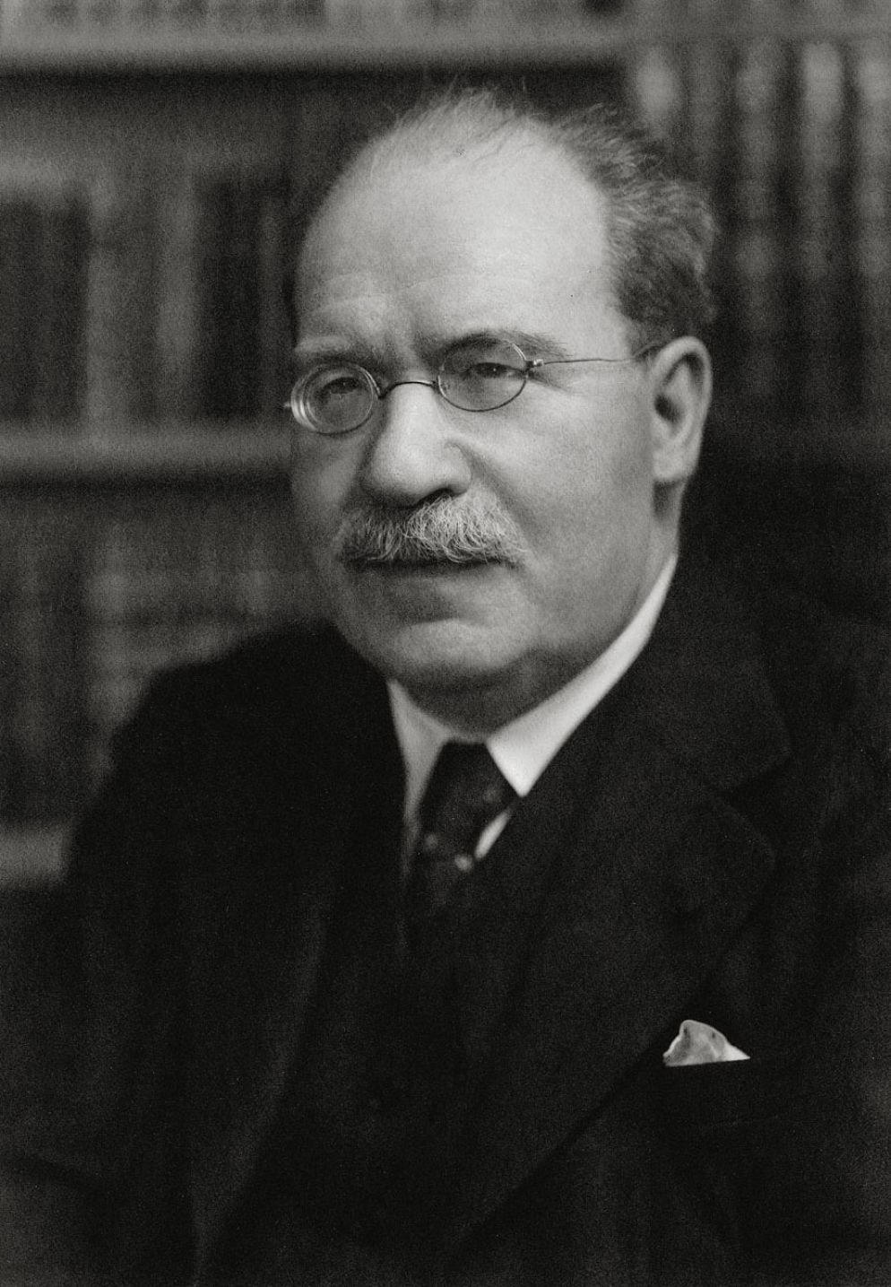 Lo storico dell'arte francese Henri Focillon - .