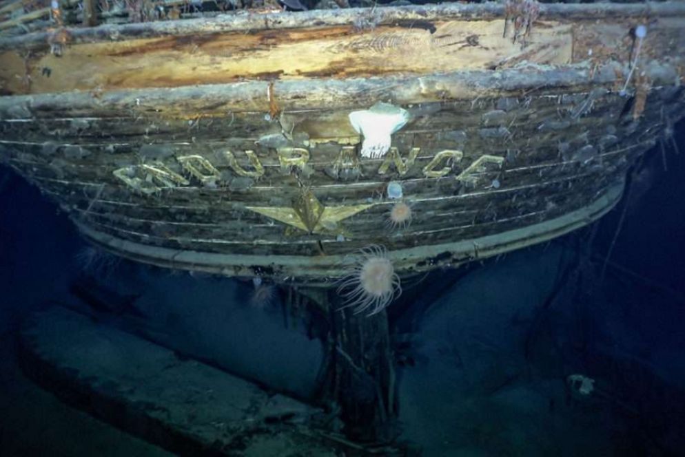 La poppa dell'Endurance con il nome della nave - © Falklands Maritime Heritage Trust / National Geographic