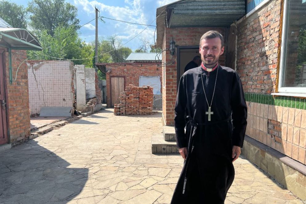 Padre Mykola Litvinenko, parroco greco-cattolico di Zolochiv, cittadina che l'esercito russo intende occupare - Gambassi