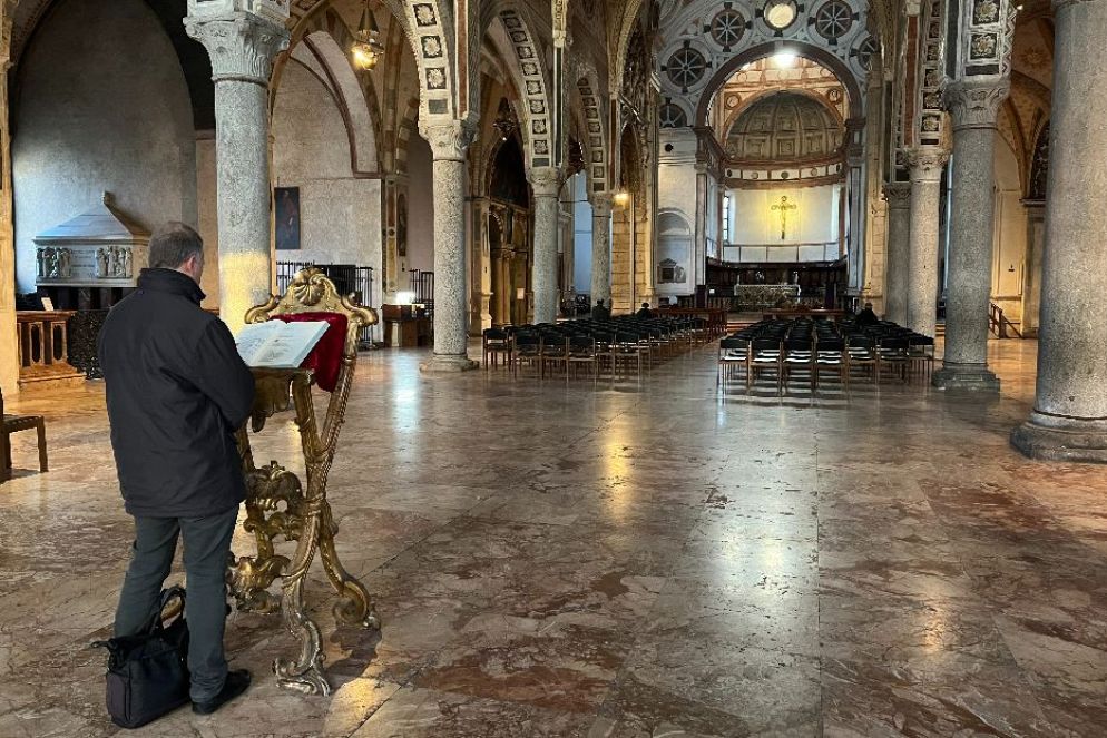 Una chiesa durante il tempo della Quaresima - Gambassi