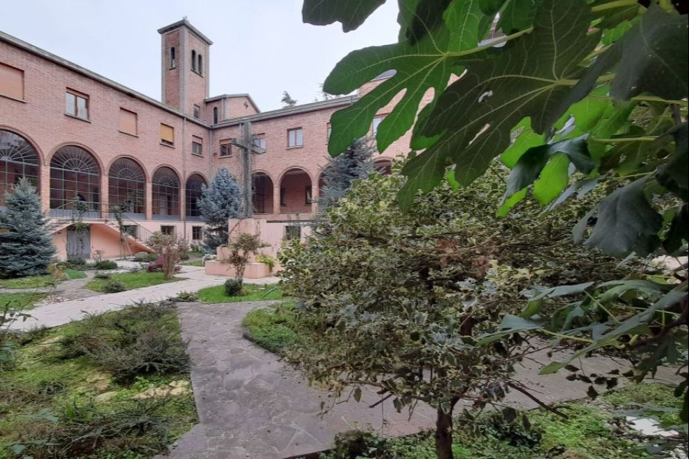 Il chiostro del convento carmelitano di via Montebello a Parma - Carmelitane scalze di Parma