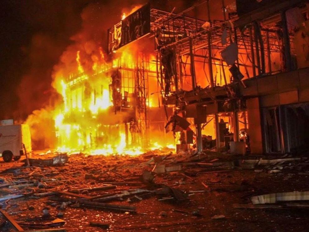 Un' abitazione di Odessa devastato dalle fiamme innescate da un drone russo