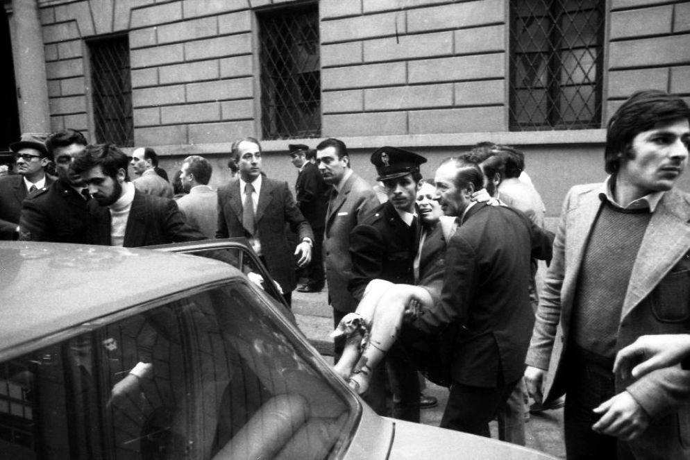 I feriti nell'attentato alla Questura di Milano - Fotogramma