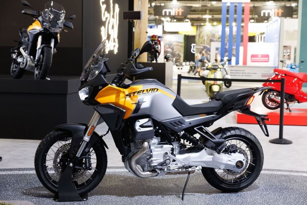 L'attesissima Stelvio, star di Moto Guzzi a Eicma - Ufficio Stampa Piaggio - Marco Zamponi