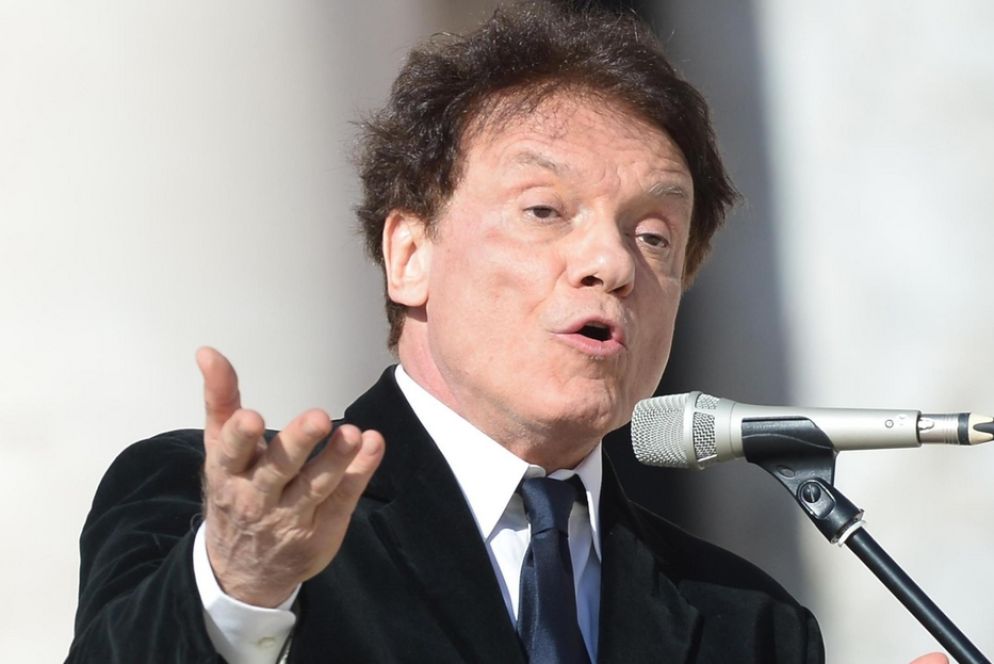 Massimo Ranieri candidato al podio del Festival con uno splendido brano sui migranti