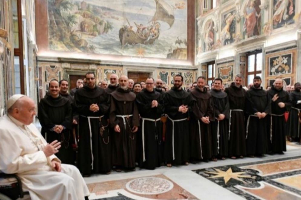 Il Papa all'arrivo all'udienza - Vatican Media