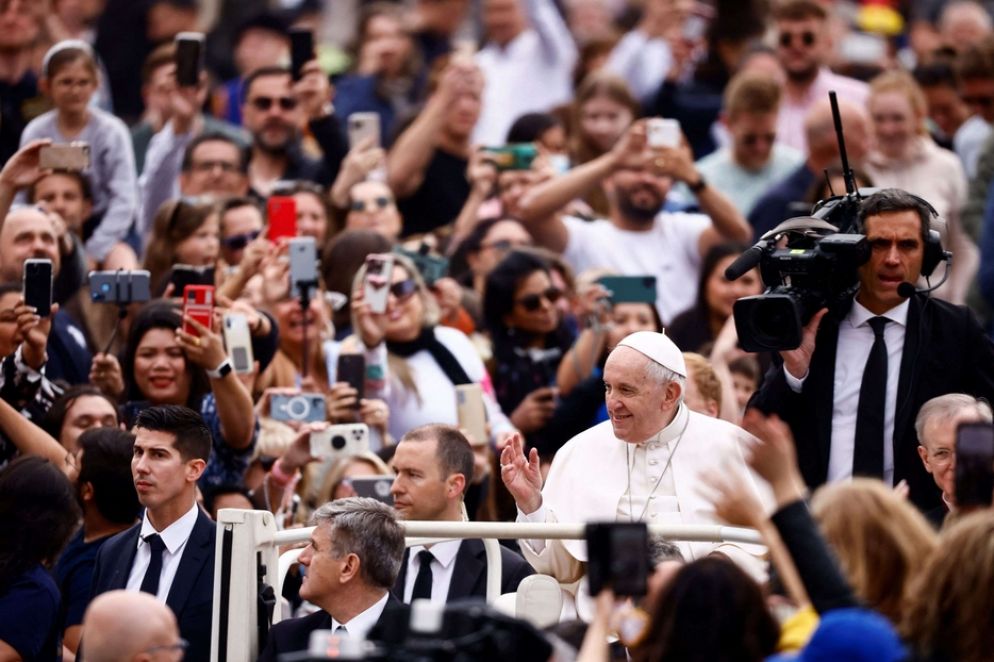 Nel discorso in lingua italiana, il Papa, continuando il ciclo di catechesi sulla vecchiaia, ha incentrato la sua riflessione sul tema: “Eleazaro, la coerenza della fede, eredità dell’onore” (Mac 6,18.23-25). - Reuters