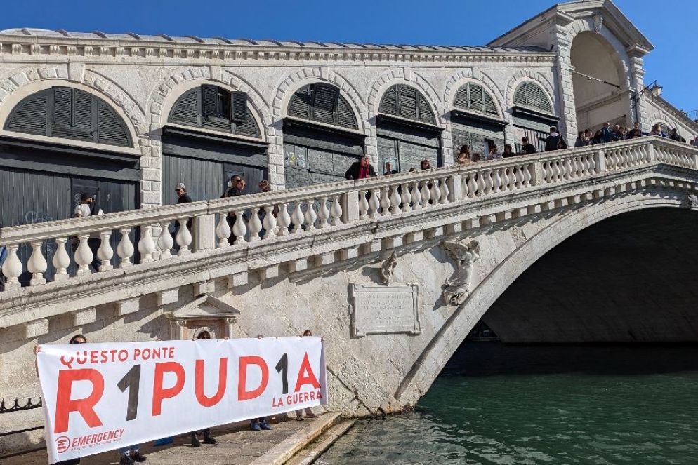 Al Ponte di Rialto su Canal Grande a Venezia - Emergency