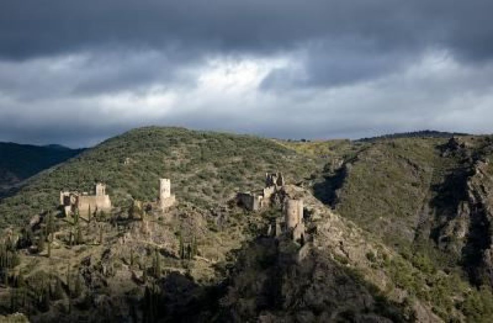 I quattrocastelli che compongonoil complesso fortificato catarodi Lastours - Kurtsik / WikiCommons /CCBY 3.0