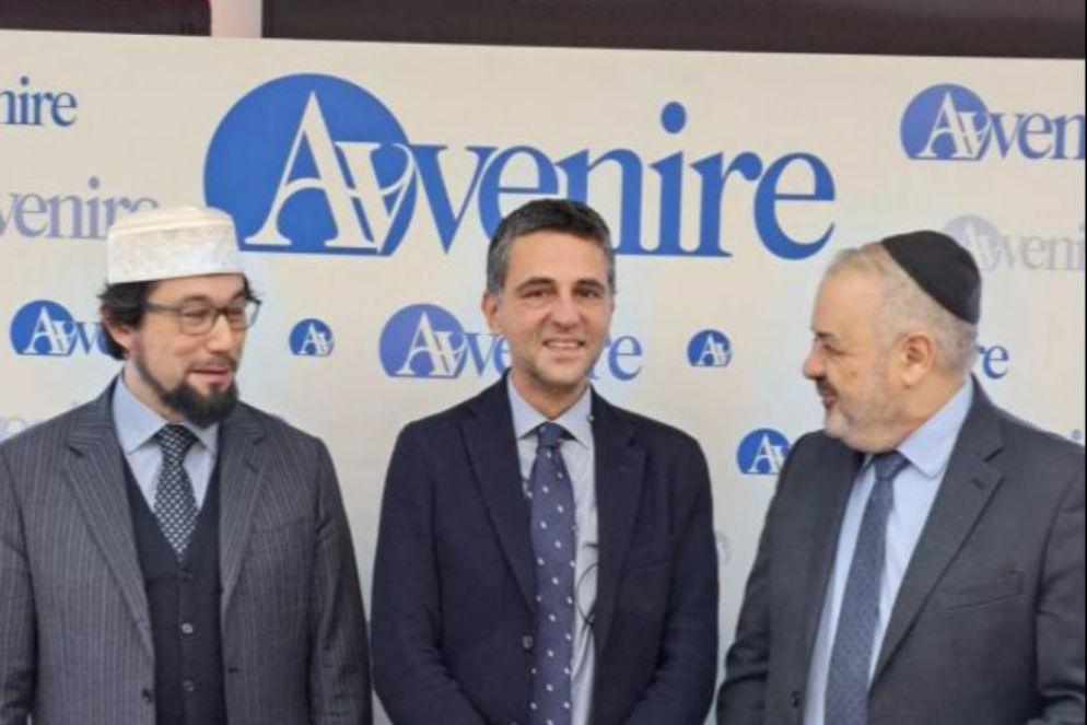 L'imam Pallavicini e il rabbino Arbib insieme al direttore di Avvenire, Marco Girardo - -