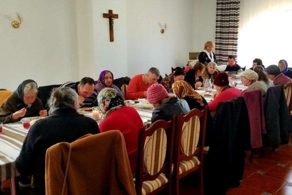 Il pranzo comunitario al termine della Santa Liturgia - Chiesa greco cattolica