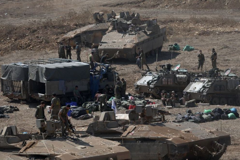 Soldati israeliani accampati lungo il confine con il Libano - Ansa