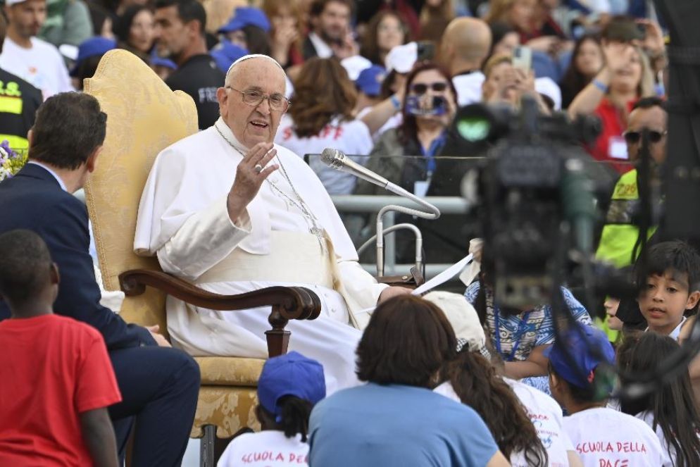 Il Papa in dialogo coi bimbi all'Olimpico - Siciliani