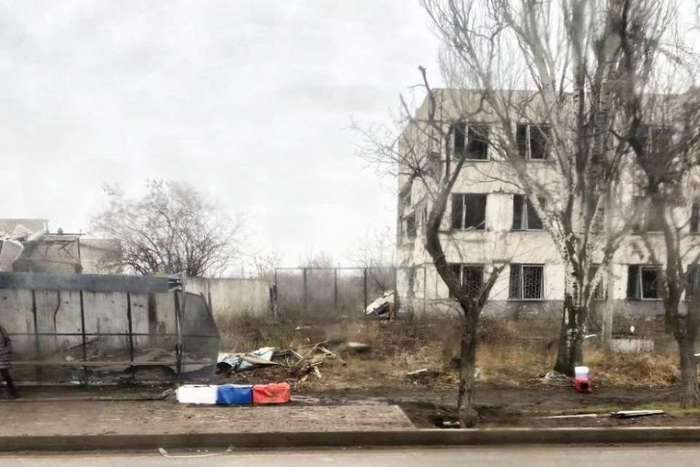 Mariupol, la città martire in mano alle truppe di Mosca con i segni della Federazione Russa - Telegram