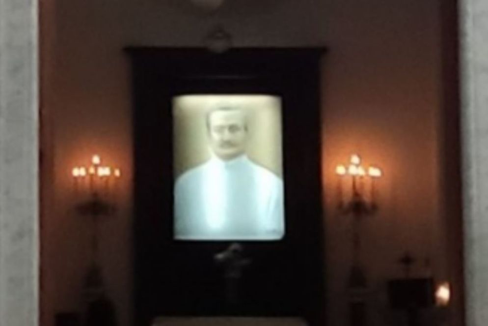 L'ingresso dell'oratorio Moscati all'interno del complesso del Gesù Nuovo a Napoli - *