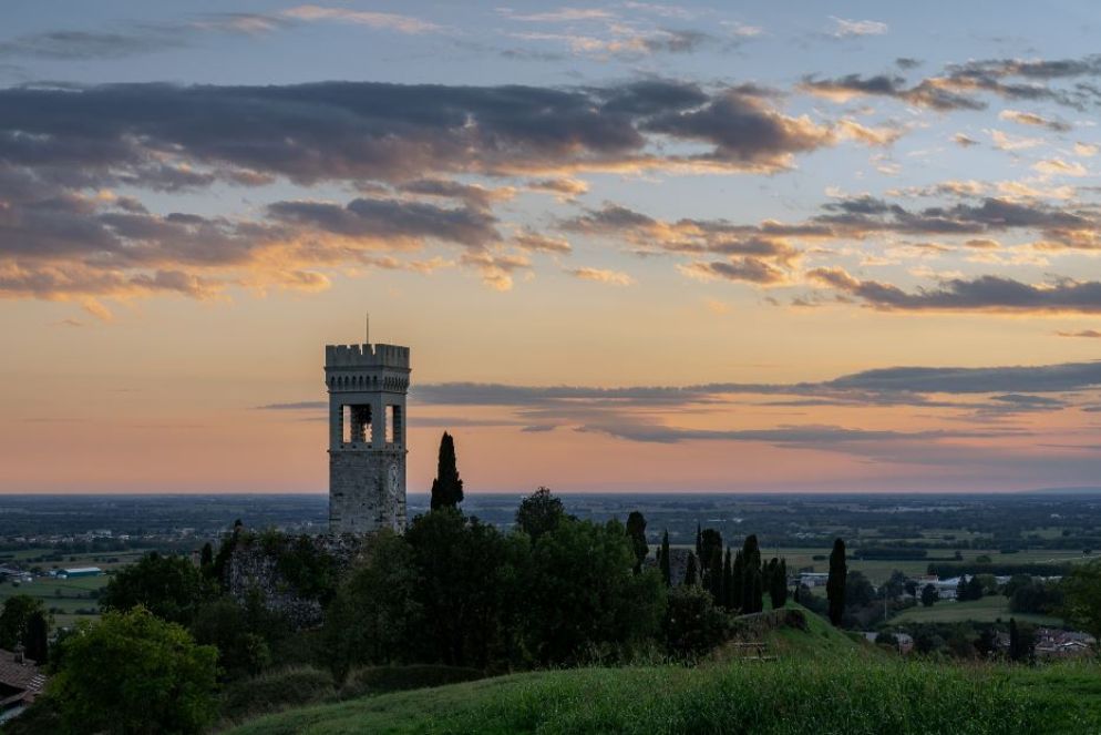 La pianura friulana vista al tramonto da Fagagna (Udine) - -