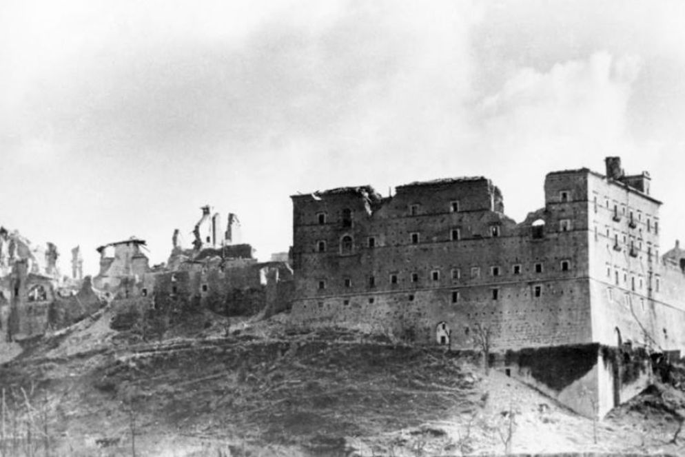 L’Abbazia di Montecassino devastata dalle bombe anglo-americane - Archivio