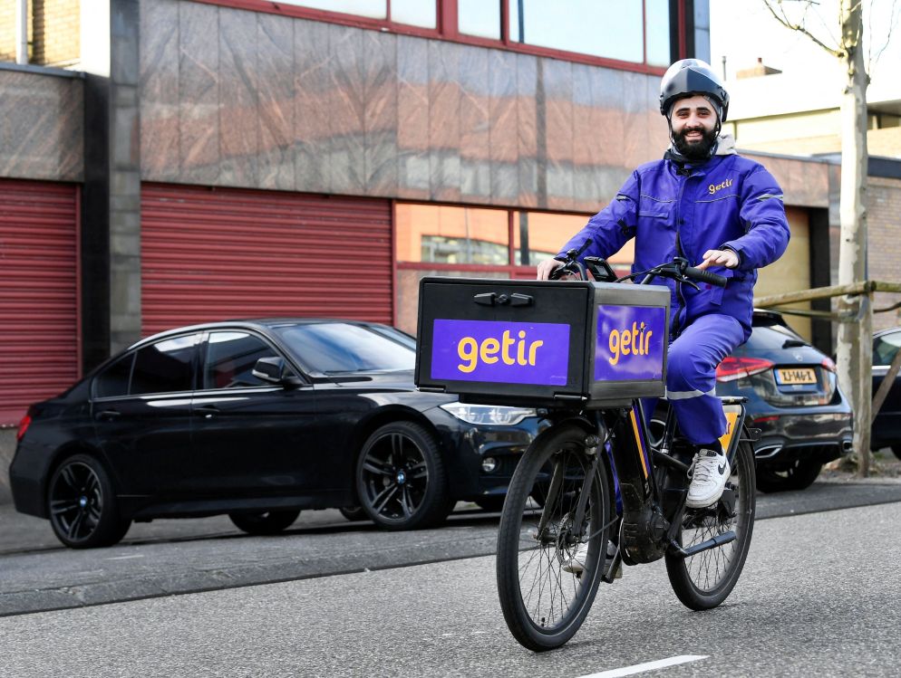 Un rider di Getir per le strade di Amsterdam - Reuters