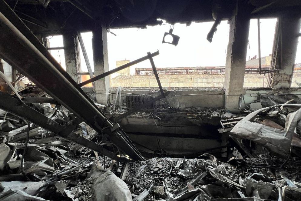 Il punto in cui il missile russo è arrivato nella stamperia al quinto piano di un palazzo di Kharkiv - Avvenire
