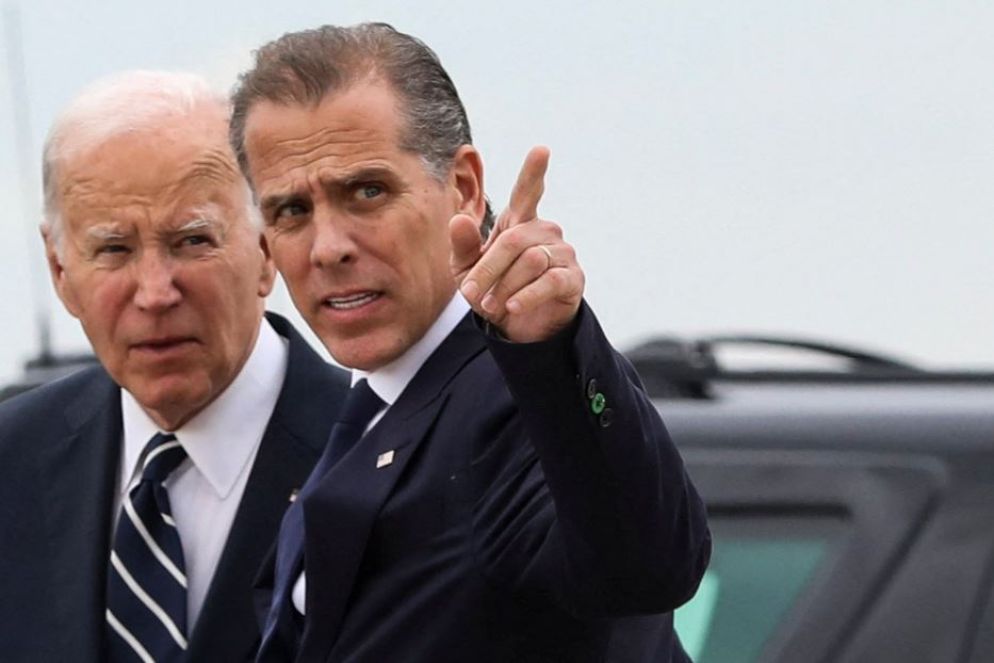 Il presidente Joe Biden con il figlio Hunter - Reuters