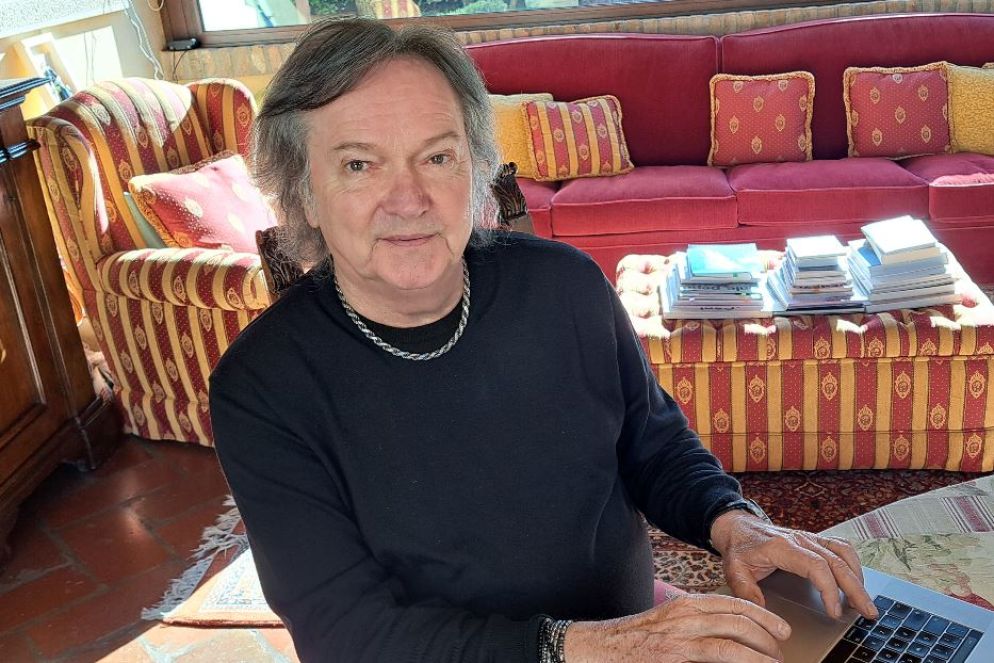 Red Canzian al lavoro al suo ultimo libro, che uscirà a ottobre - L.B.