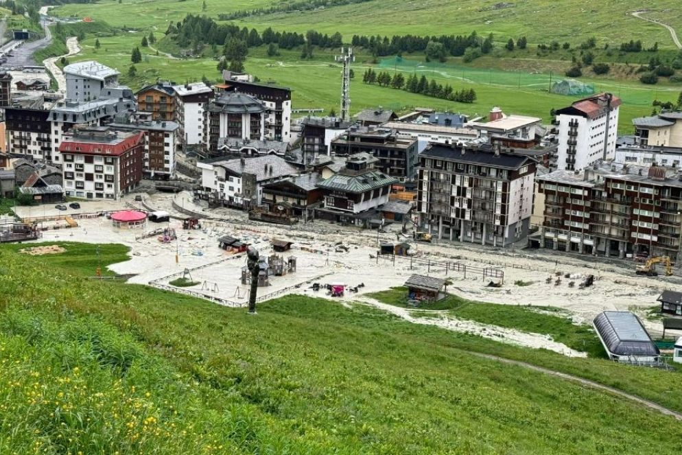 I danni dell'alluvione a Cervinia - Ansa