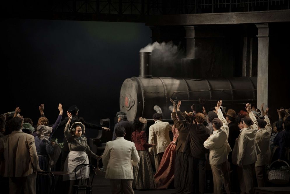 Il treno incriminato alla prima di «Manon Lescaut» a Genova - Lauricella/Teatro Carlo Felice di Genova