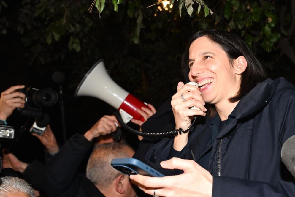 Un momento del sit-in convocato dal Pd davanti alla Rai - ANSA