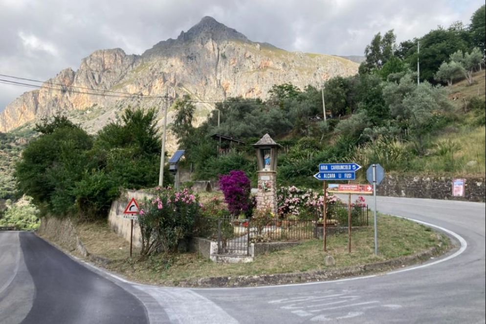 L'edicola votiva sulla Sp 161 ad Alcara Li Fusi (Messina) - Mariangela De Maria