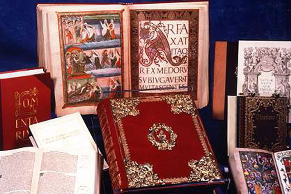 Alcune Bibbie antiche - Foto di archivio