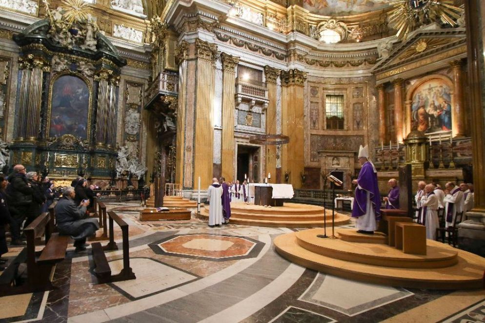 Un momento dei funerali il 28 febbraio scorso di padre Francesco Rossi De Gasperis (1926-2024) nella chiesa del Gesù a Roma - Ingeniosinelbene
