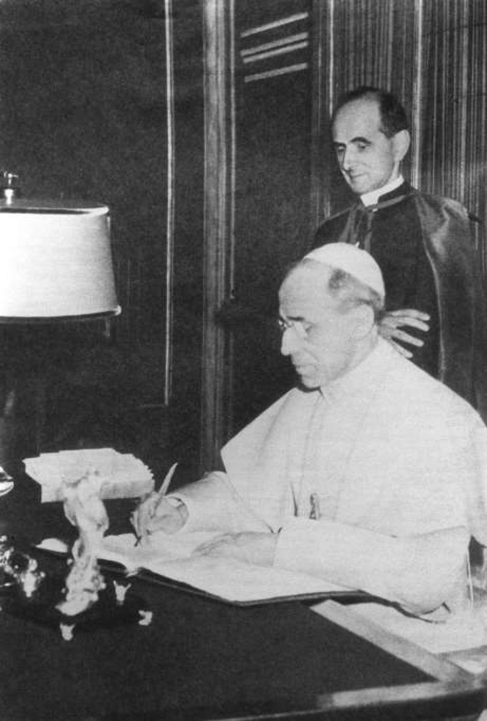 Giovanni Battista Montini con Pio XII negli anni 50 all'epoca dell'impegno nella Segreteria di Stato