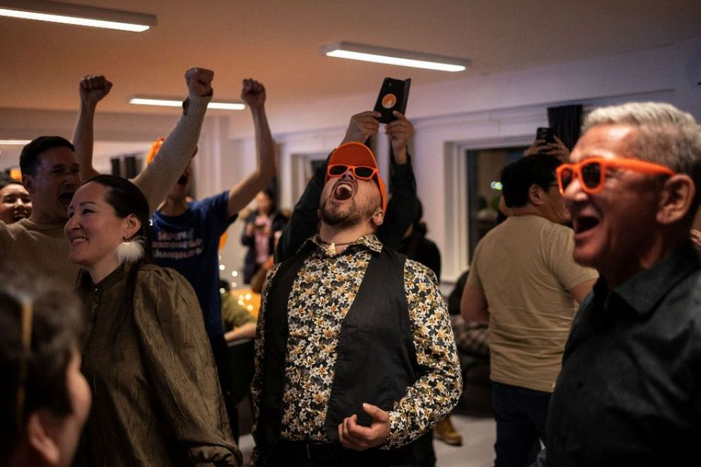 I sostenitori del partito nazionalista Naleraq festeggiano l'esito del voto - REUTERS