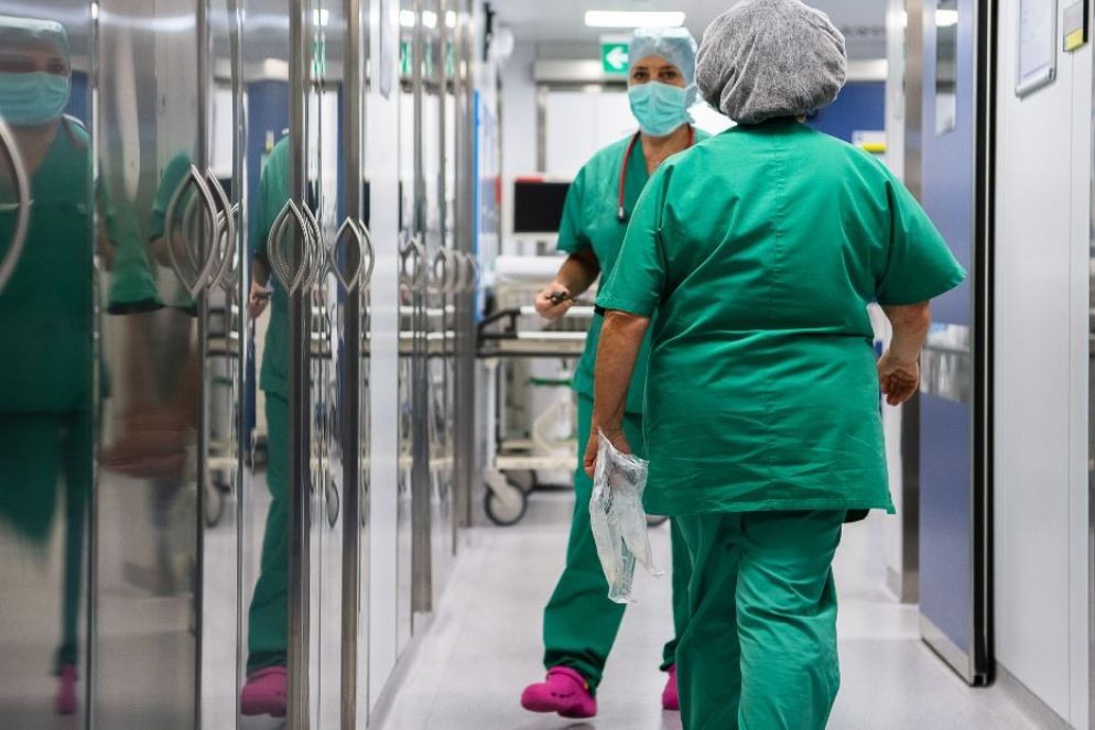 Infermiere nell'anticamera delle sale operatorie - Vatican Media