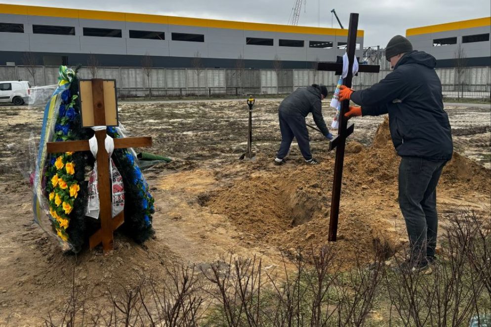 Nel cimitero di Bucha le sepolture non si sono mai fermate - Nello Scavo