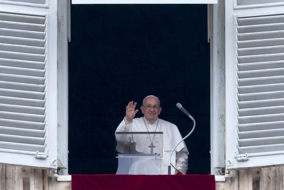 Il Papa all'Angelus in piazza San Pietro - Ansa