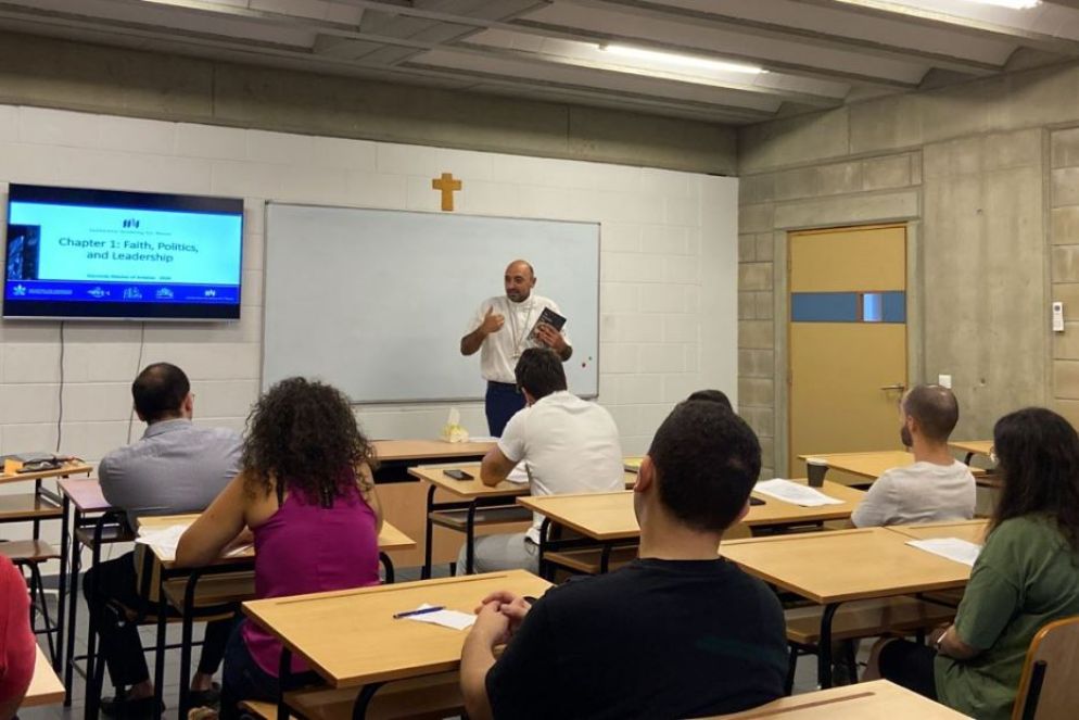 A Beirut l'Accademia per la pace con i giovani del Libano insieme al vescovo Jules Boutros - Avvenire