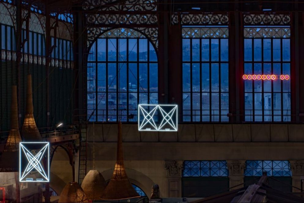 L'installazione "Suspended Flow" di Vincenzo Marsiglia, da domani al 28 febbraio 2025 al Mercato Centrale a Firenze - Ufficio stampa