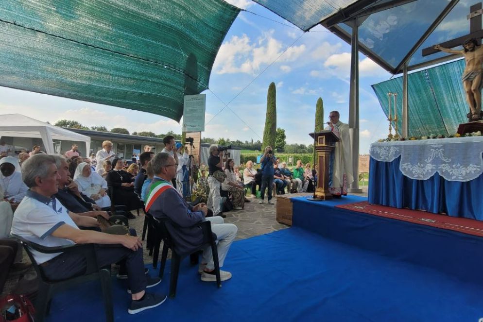 La Messa con il vescovo Tremolada al santuario di Maria Rosa Mistica - Riccardo Caniato