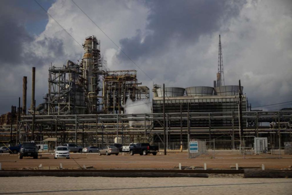 Una raffineria a Port Arthur - Carlo Dojimi di Delupis