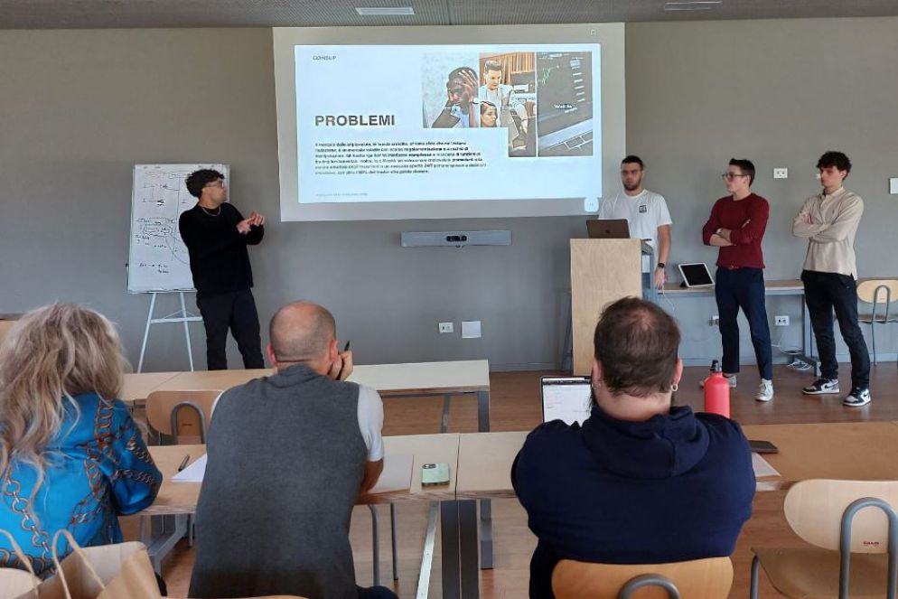 Una sessione di confronto con i giovani di H-Farm - .