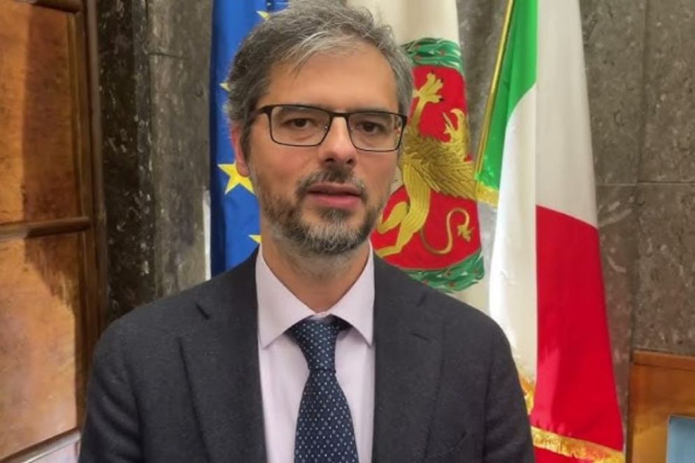 Lo storico e rettore dell’Università per stranieri di Perugia, Valerio De Cesaris - YouTube