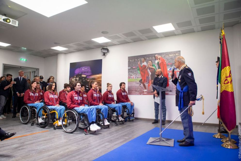 Il momento del giuramento degli atleti - Courtesy of Polizia di Stato