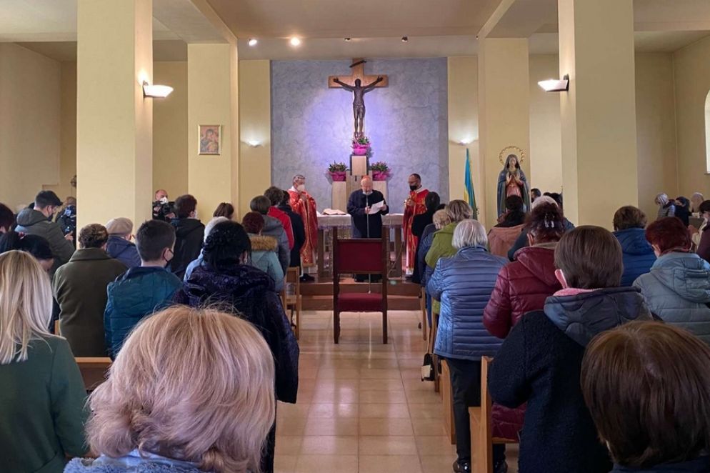 La visita del cardinale Bassetti alla comunità ucraina di rito greco-cattolico di Perugia - Arcidiocesi di Perugia-Città della Pieve