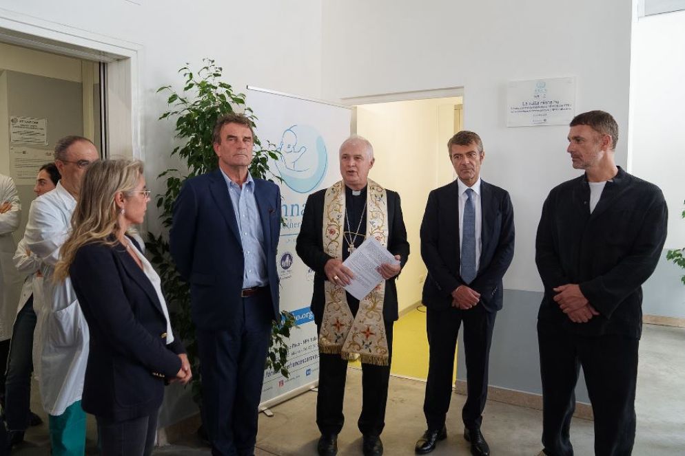 Da sinistra: Mariavittoria Rava, Antonio Chiaretti, monsignor Claudio Giuliodori, Marco Elefanti e Raoul Bova - Reply Studio Srl