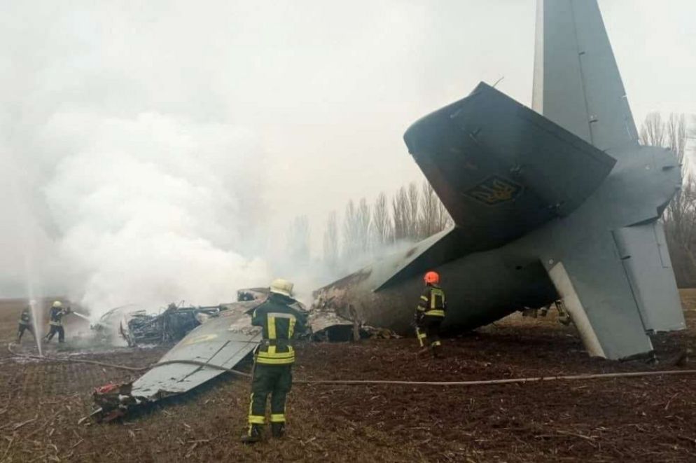 Un aereo militare Antonov ucraino abbattuto vicino a Kiev - Reuters